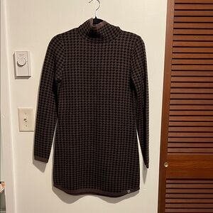 Title Nine Black and Brown Houndstooth Long Sleeve Sweater Dress